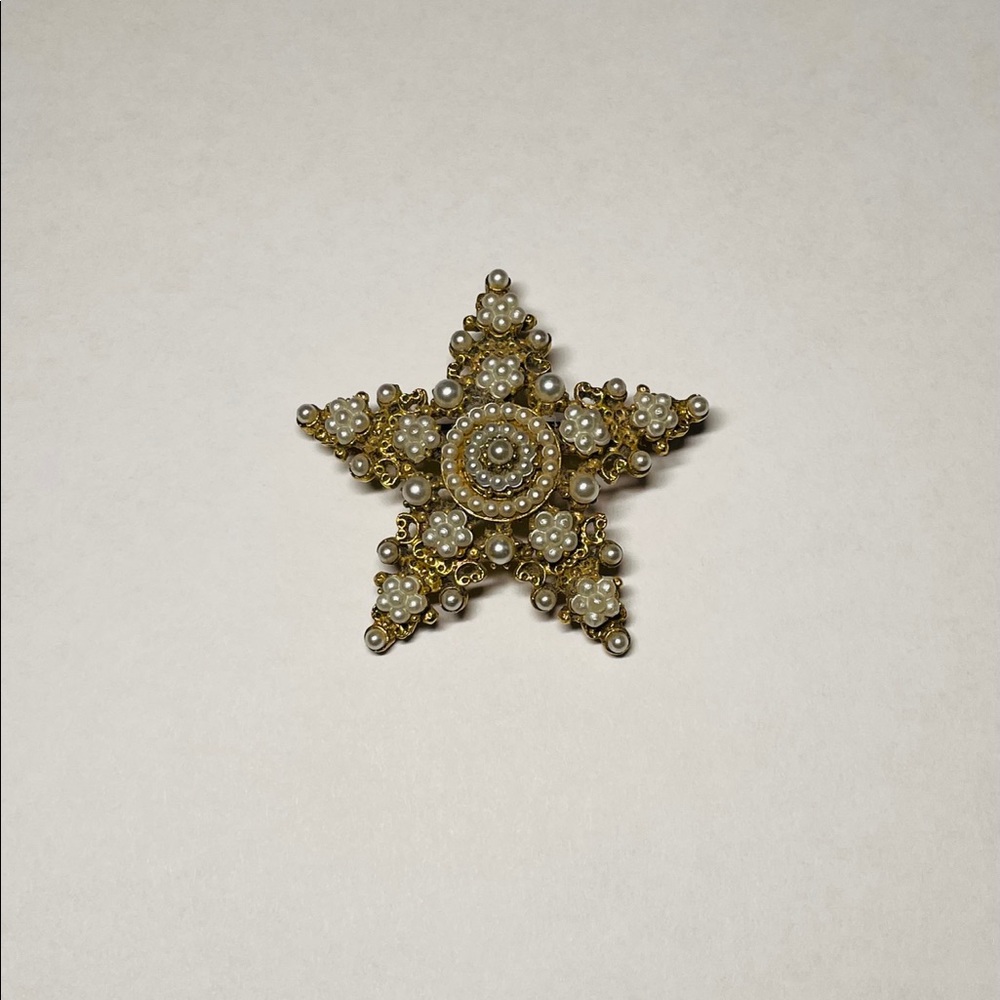 Vintage Florenza Faux Pearl Star Brooch